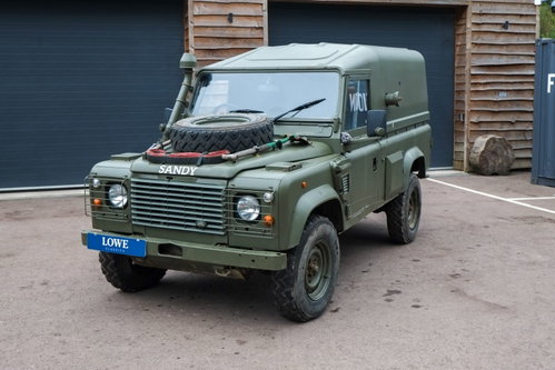 Land Rover DEFENDER 110 1