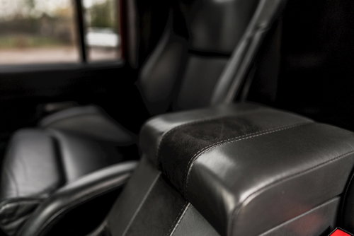 Land Rover DEFENDER 110 24