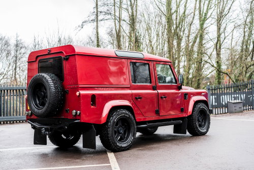 Land Rover DEFENDER 110 9