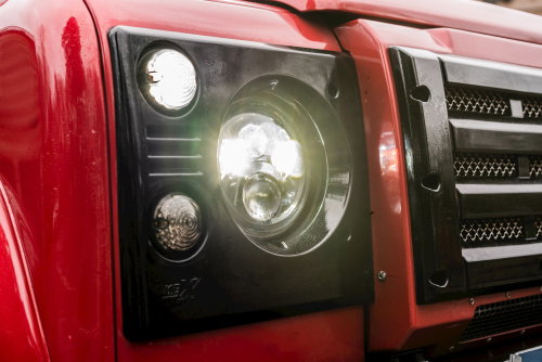 Land Rover DEFENDER 110 6