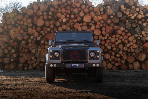 Land Rover Defender 90 2