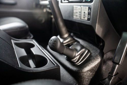 Land Rover Defender 90 28