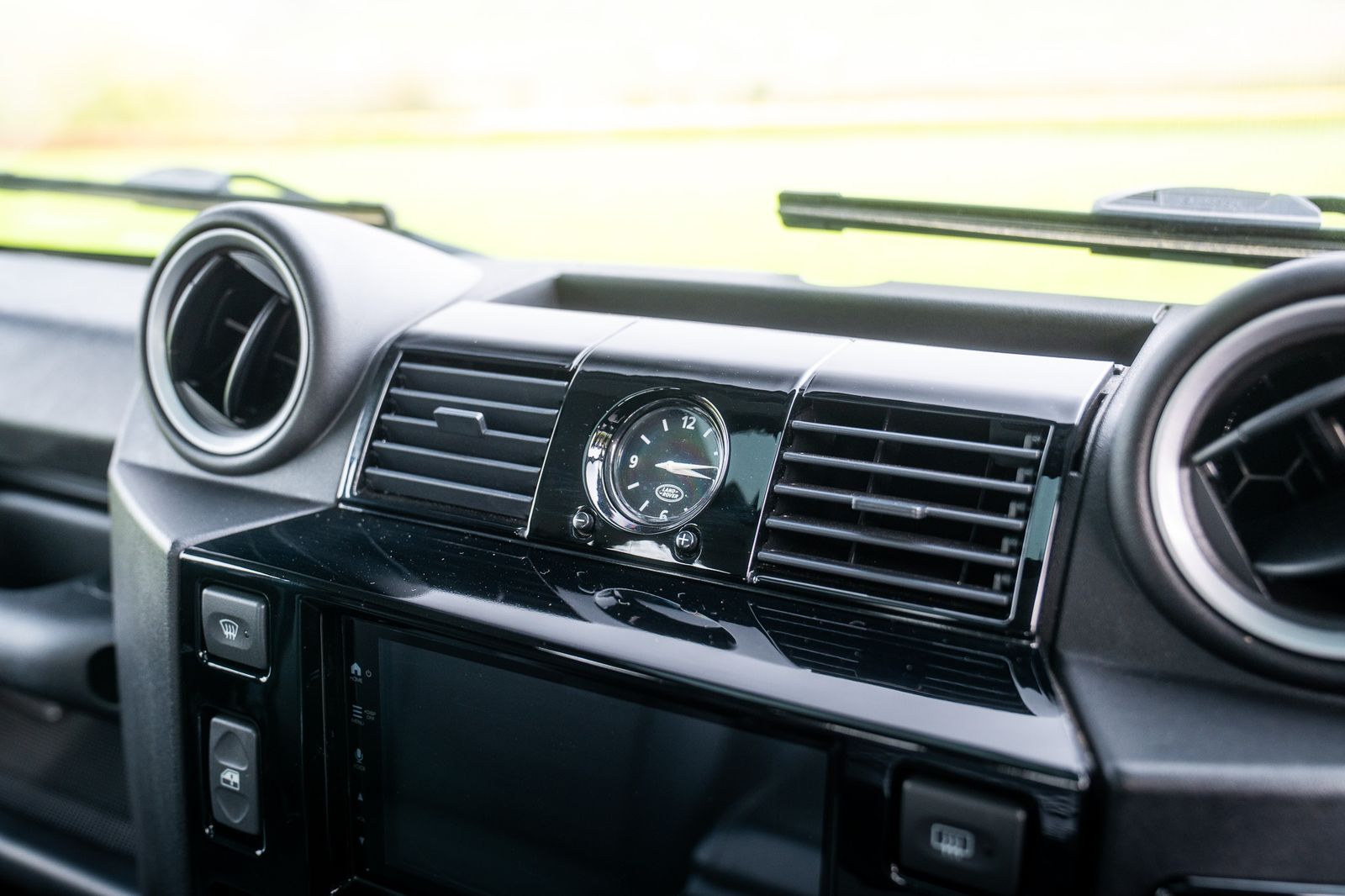 Land Rover Defender 90