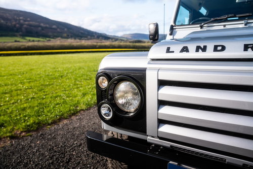 Land Rover Defender 90 4