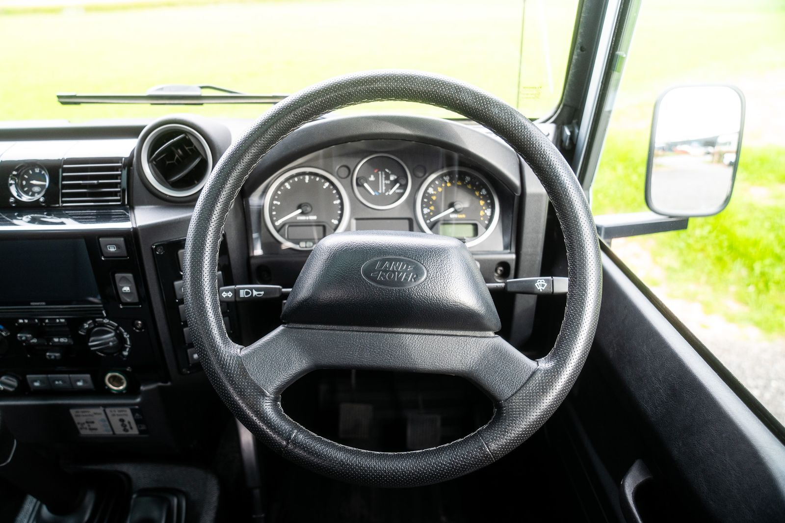 Land Rover Defender 90