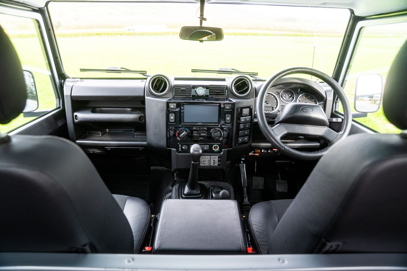 Land Rover Defender 90