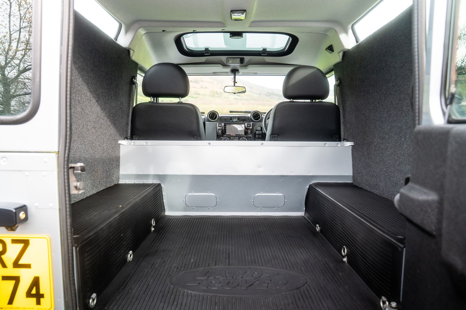 Land Rover Defender 90