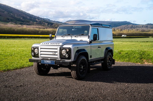 Land Rover Defender 90