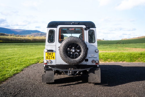 Land Rover Defender 90 15