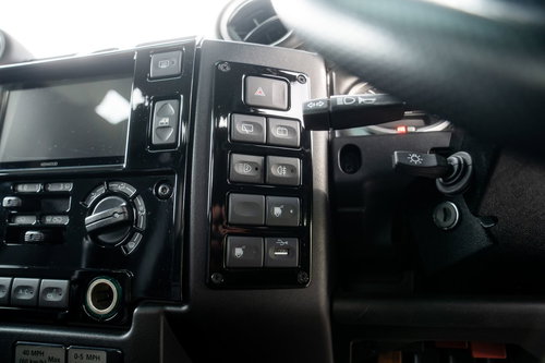 Land Rover Defender 90 30