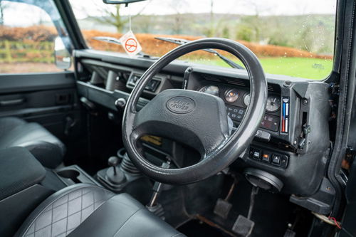 Land Rover Defender 90 21