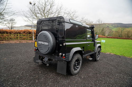 Land Rover Defender 90 7