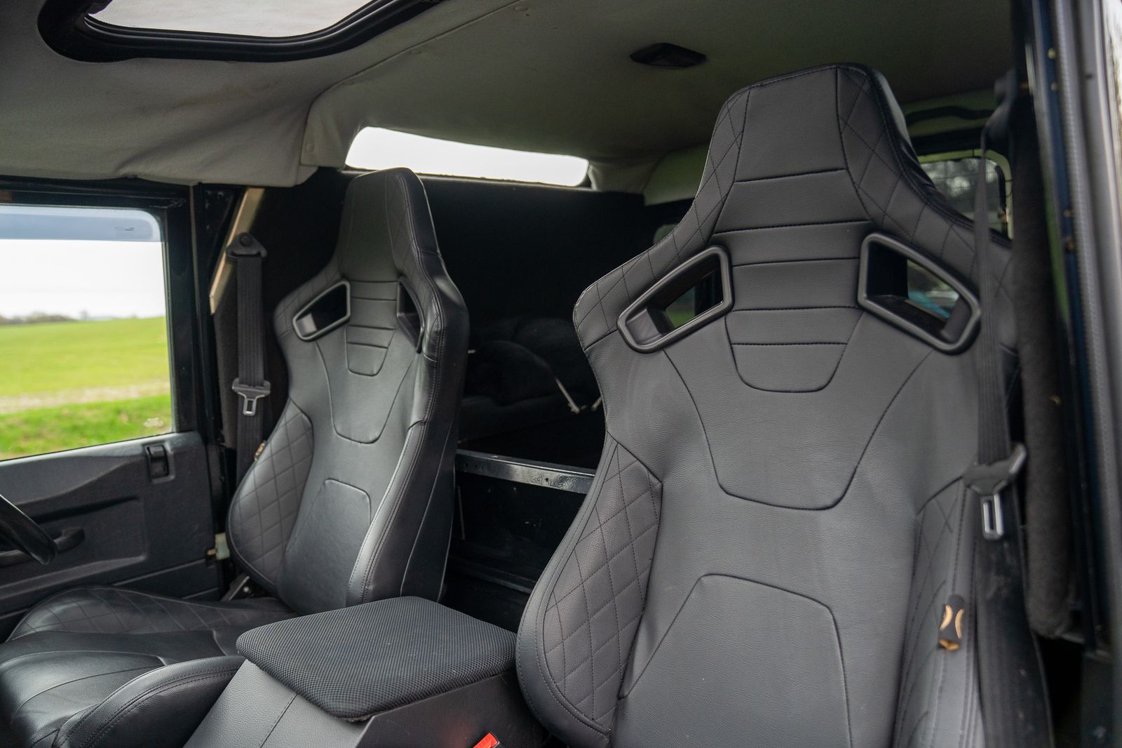 Land Rover Defender 90