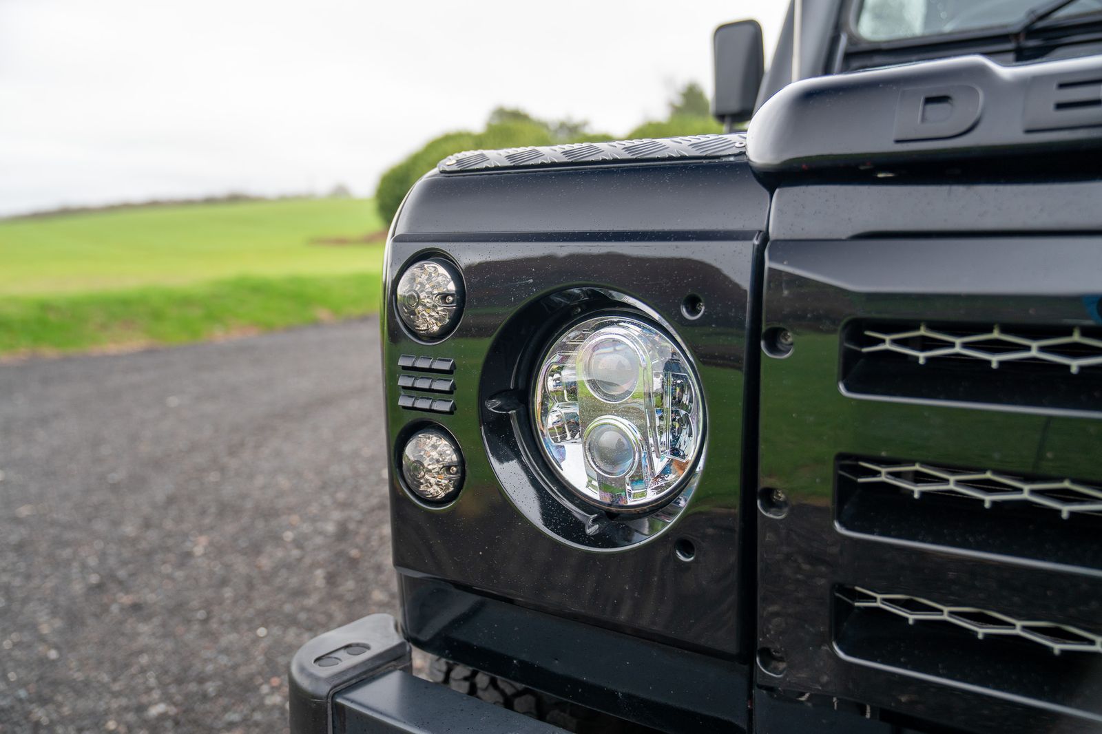 Land Rover Defender 90