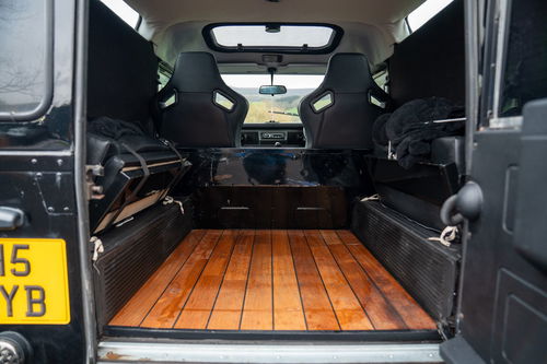 Land Rover Defender 90 34