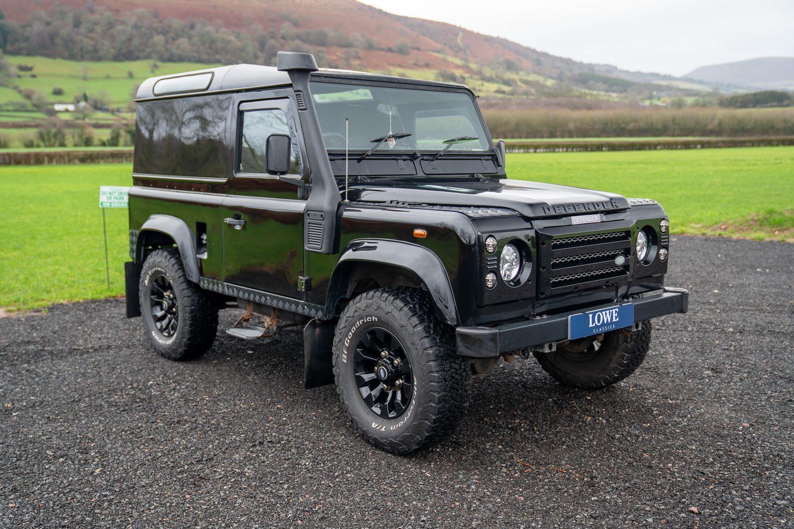 Land Rover Defender 90