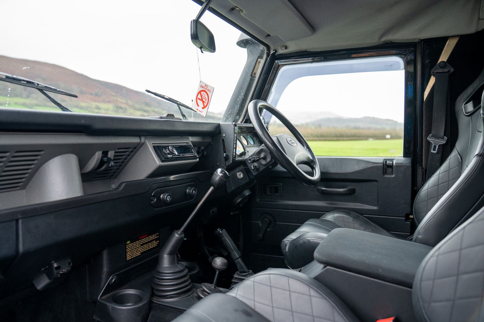 Land Rover Defender 90