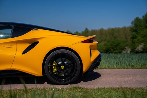 Lotus Emira 7