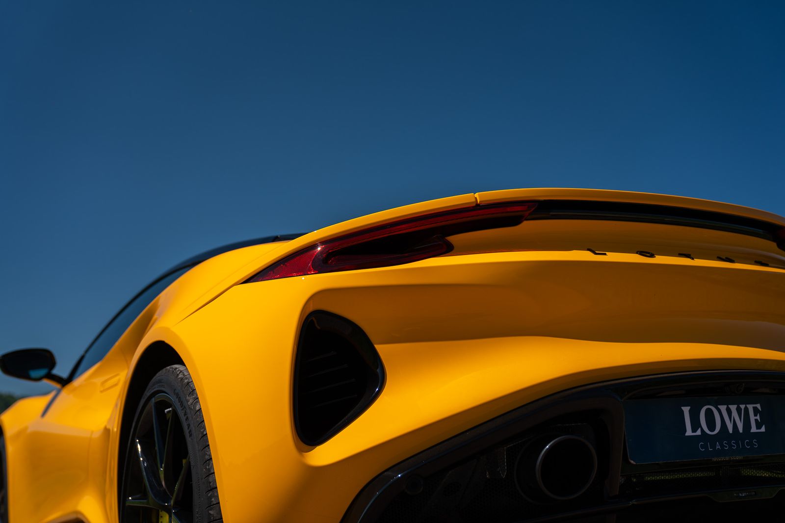 Lotus Emira