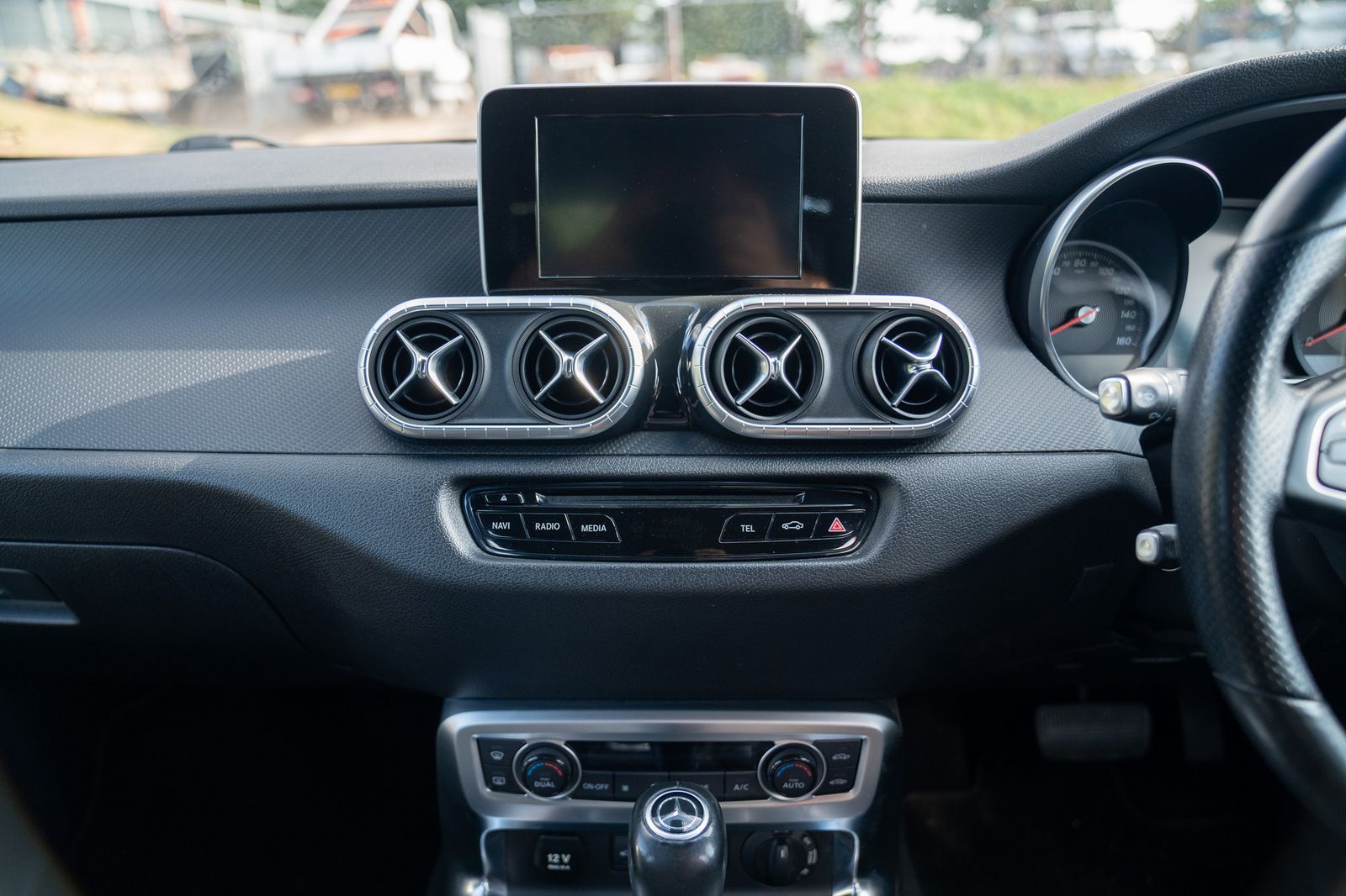 Mercedes-Benz X-class