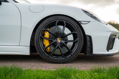 Porsche 718 spyder 8