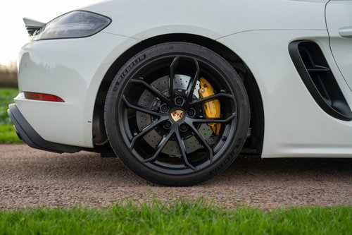 Porsche 718 spyder 9