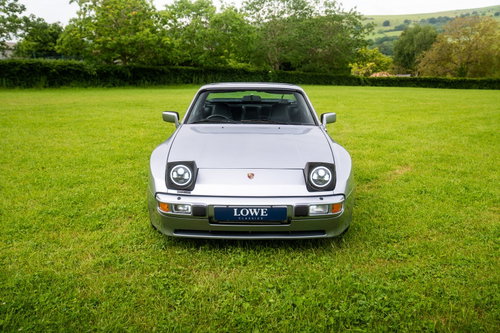 Porsche 944 1
