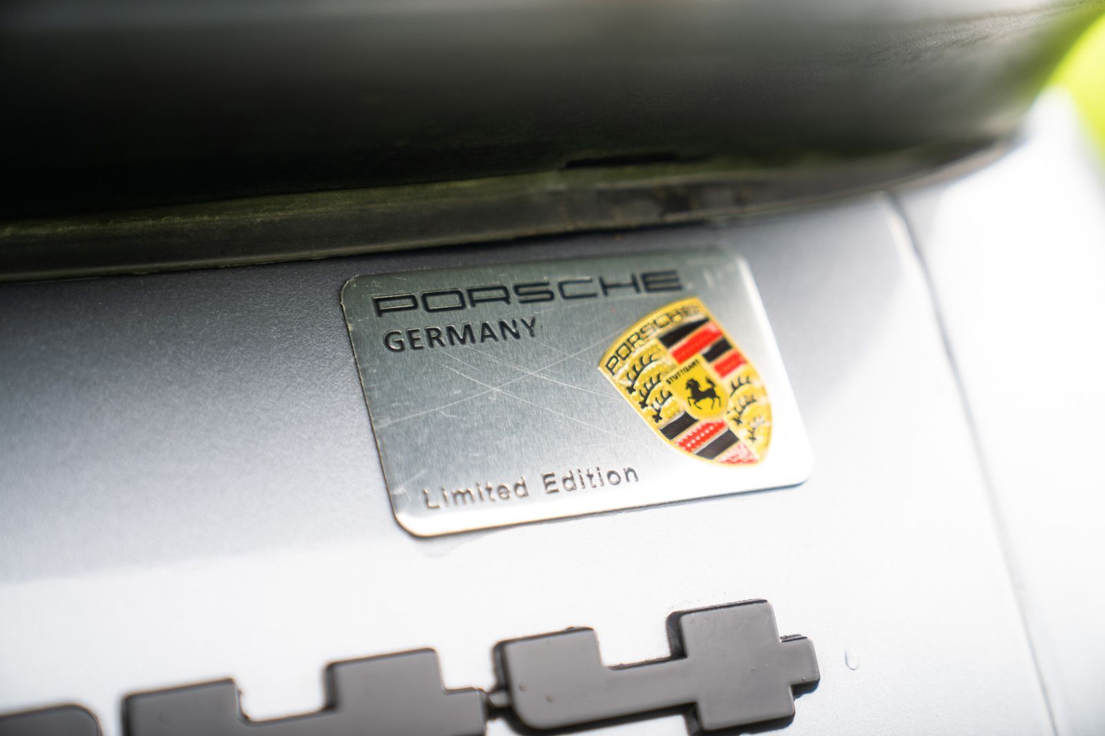 Porsche 944