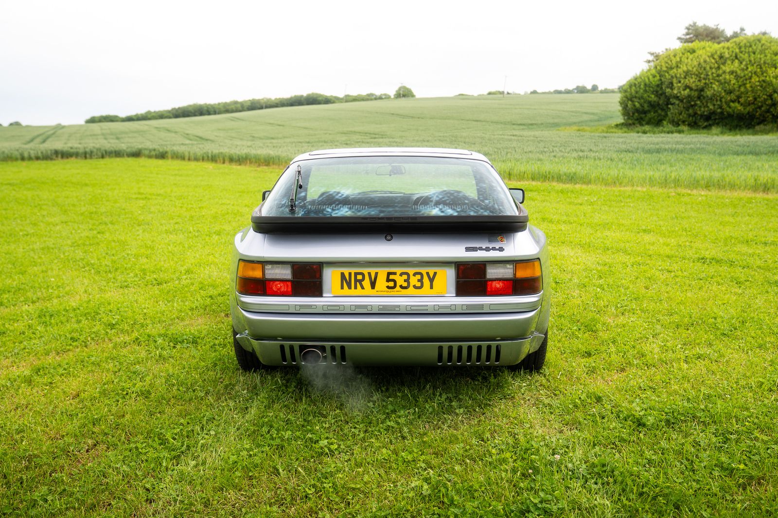 Porsche 944