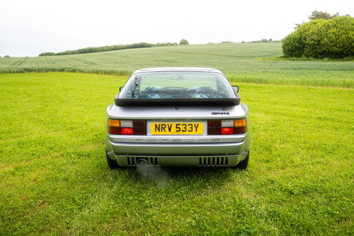 Porsche 944 5