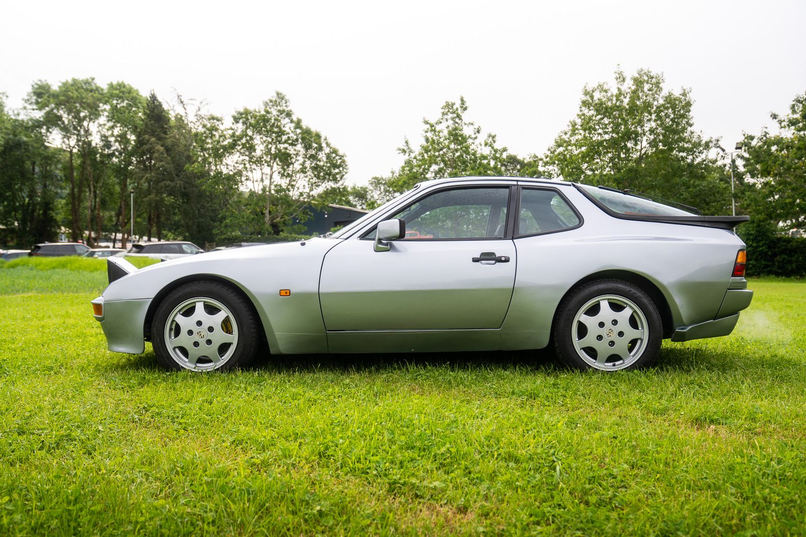 Porsche 944