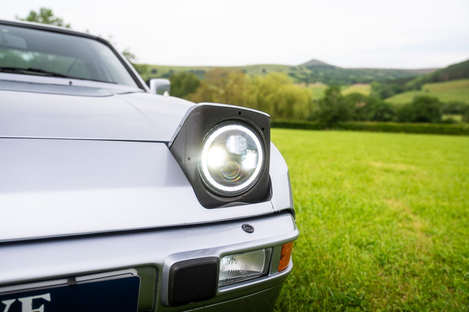 Porsche 944
