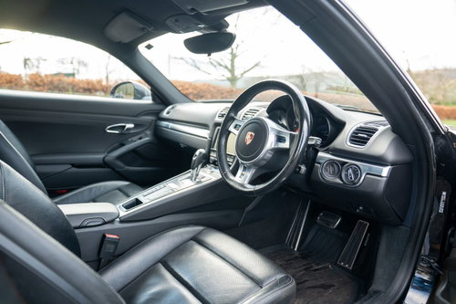 Porsche Cayman 26