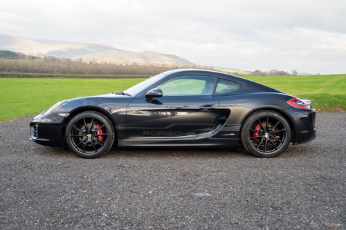 Porsche Cayman 12