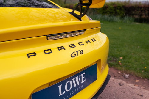 Porsche Cayman 4