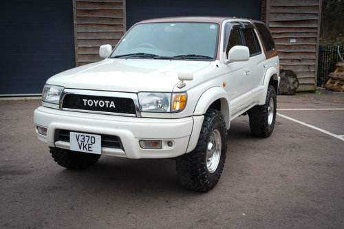 Toyota Hilux 2