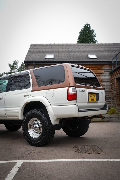 Toyota Hilux 9