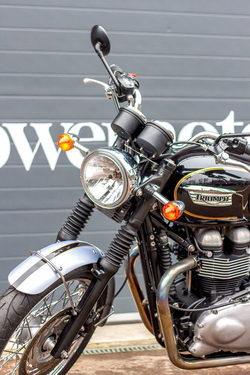 Triumph Bonneville T100 2