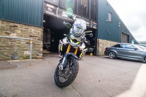 Triumph Tiger 900 1