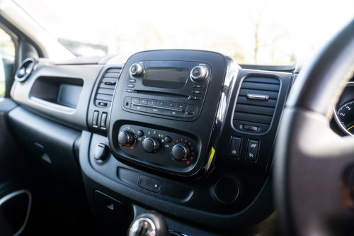Vauxhall Vivaro 24