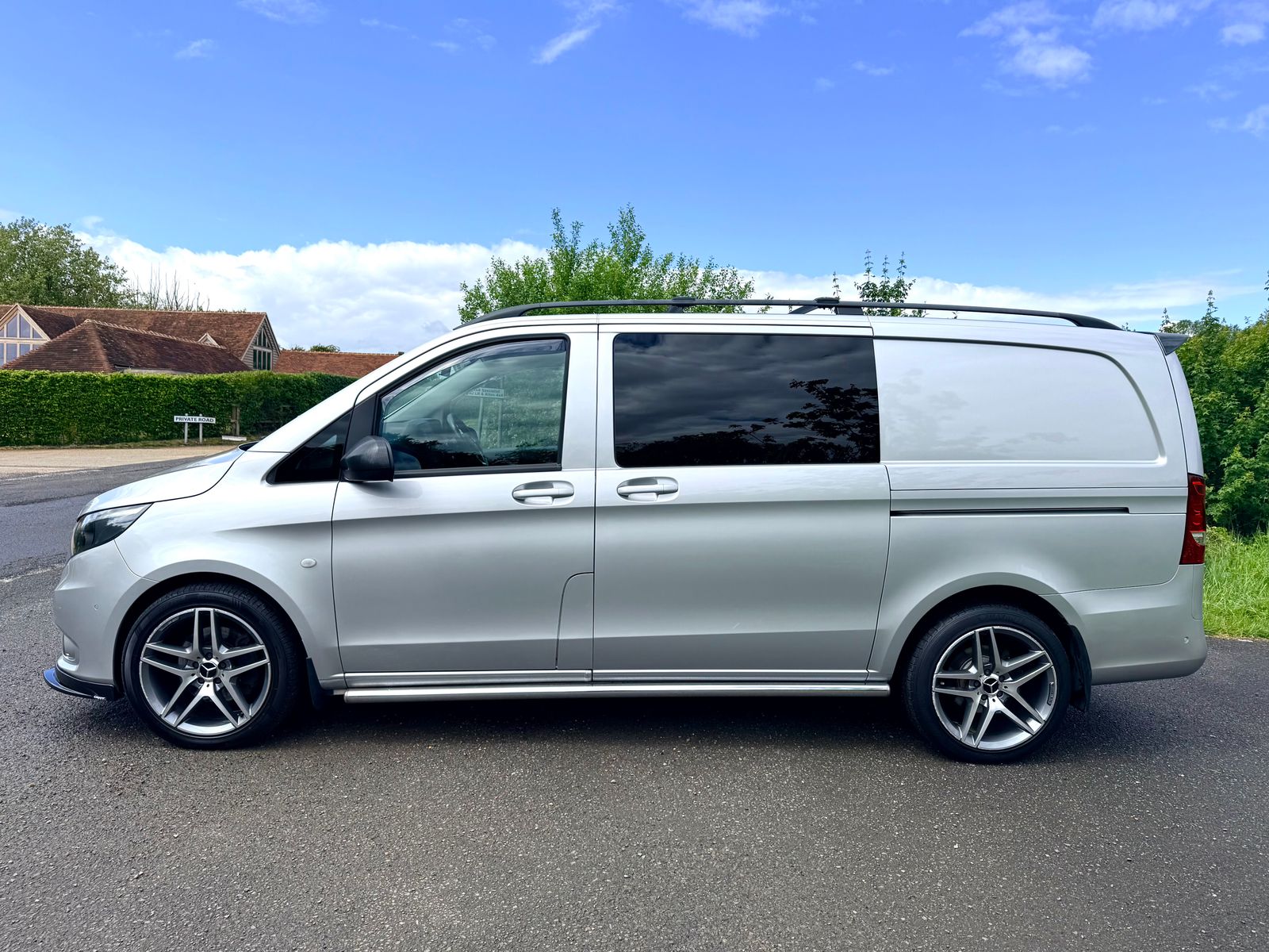 2018 Mercedes-Benz Vito 2.1 116 CDI BlueTEC Sport Crew Van Double Cab 5dr Diesel G-Tronic Automatic RWD L2 Euro 6 (s/s) (LWB) (163 ps), exterior view 4
