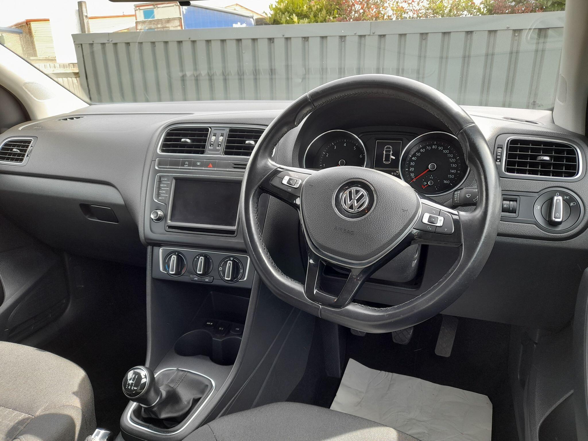 Volkswagen Polo 1.0 BlueMotion Tech SE Euro 6 (s/s) 5dr 5dr Manual 2015