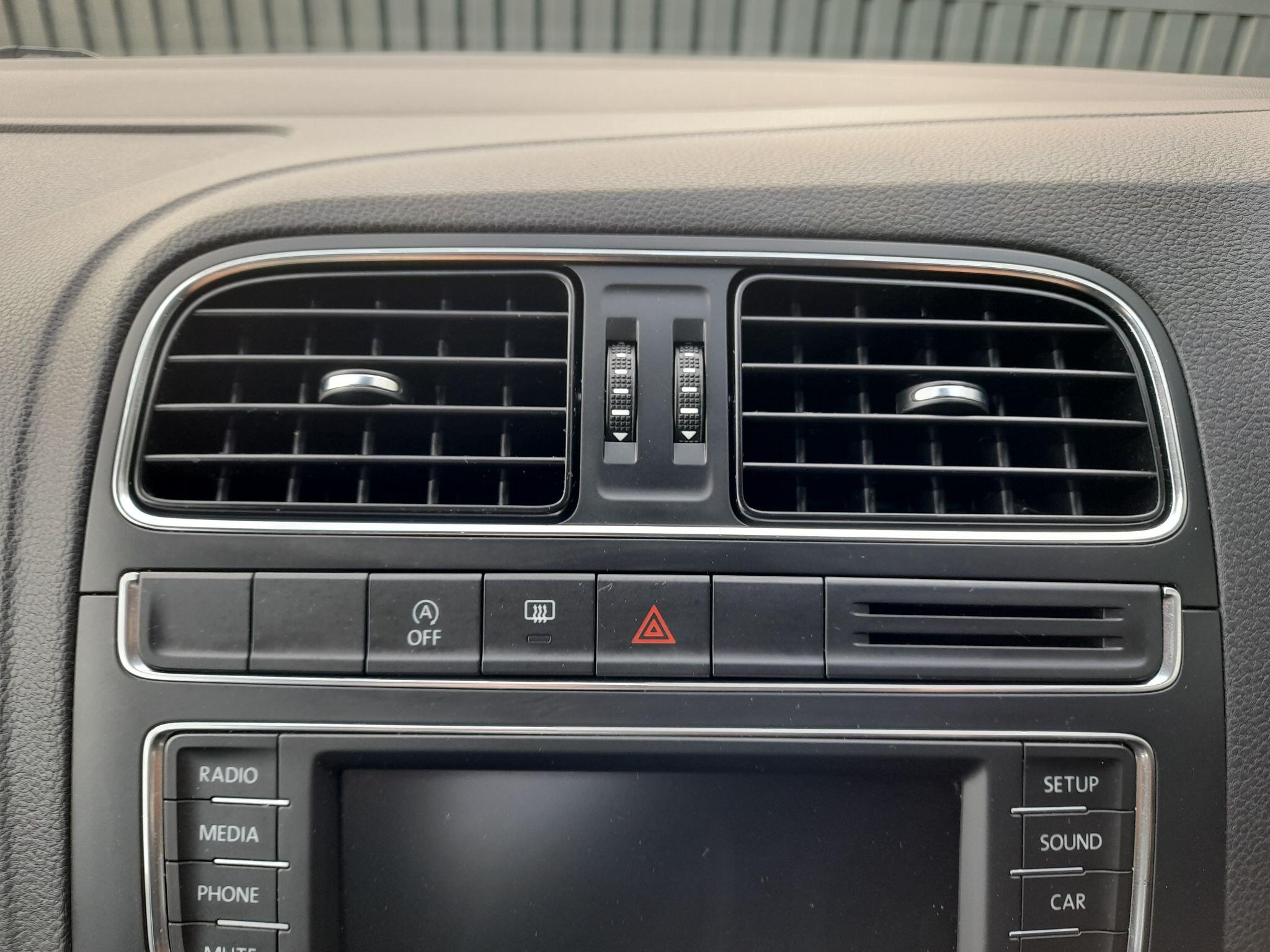 Volkswagen Polo 1.0 BlueMotion Tech SE Euro 6 (s/s) 5dr 5dr Manual 2014