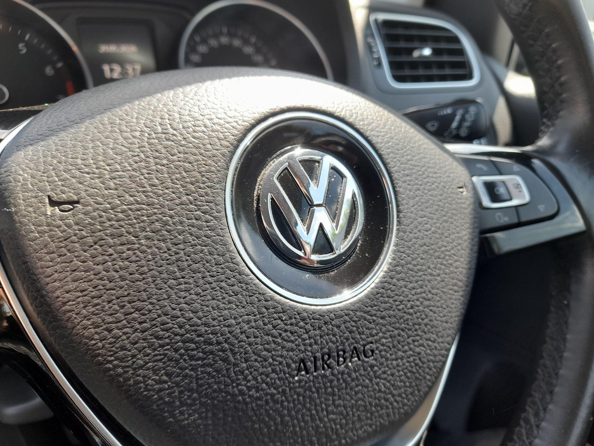 Volkswagen Polo 1.2 TSI BlueMotion Tech SE Euro 6 (s/s) 3dr 3dr Manual 2015
