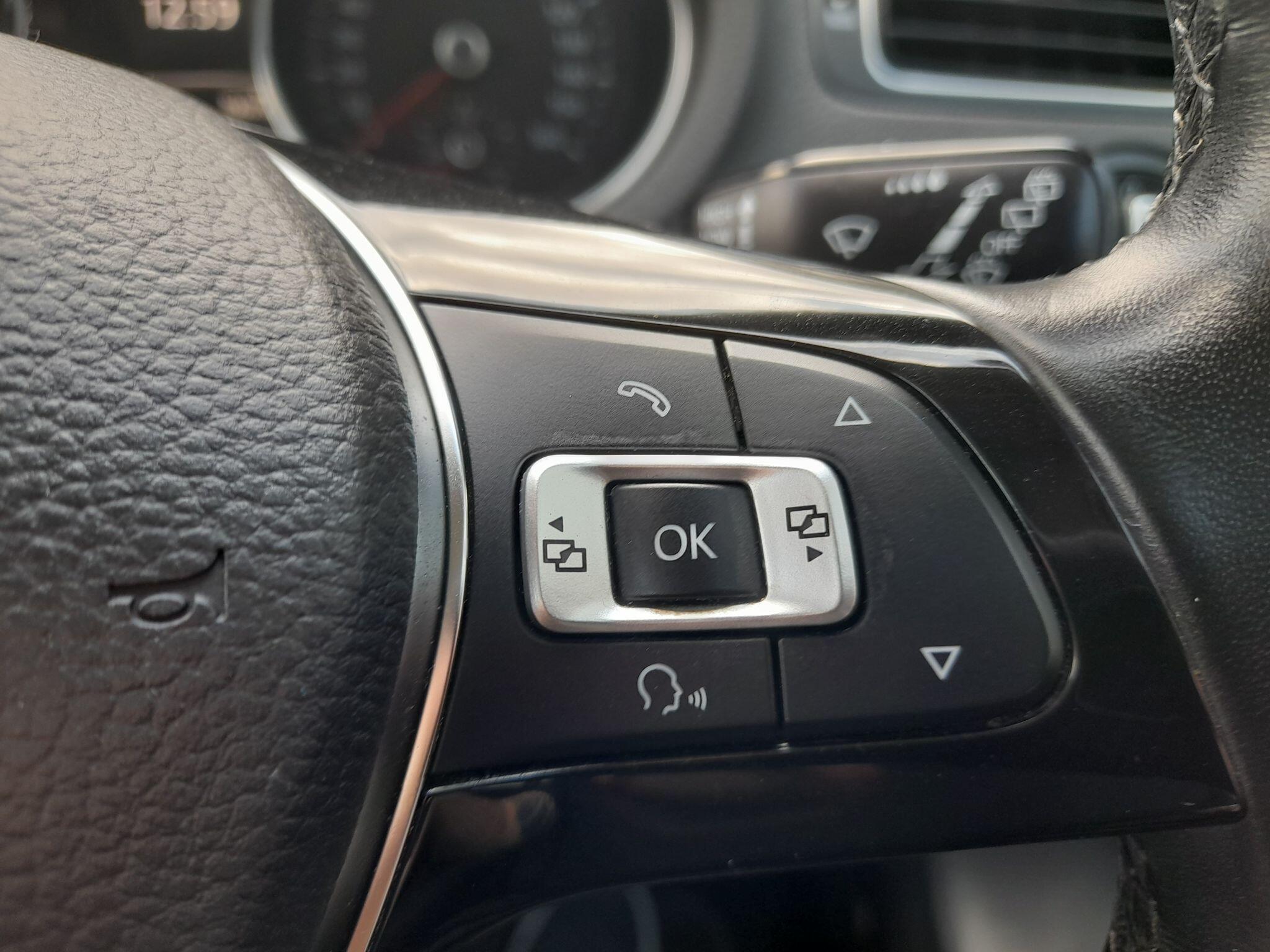 Volkswagen Polo 1.2 TSI BlueMotion Tech SE Euro 6 (s/s) 3dr 3dr Manual 2015