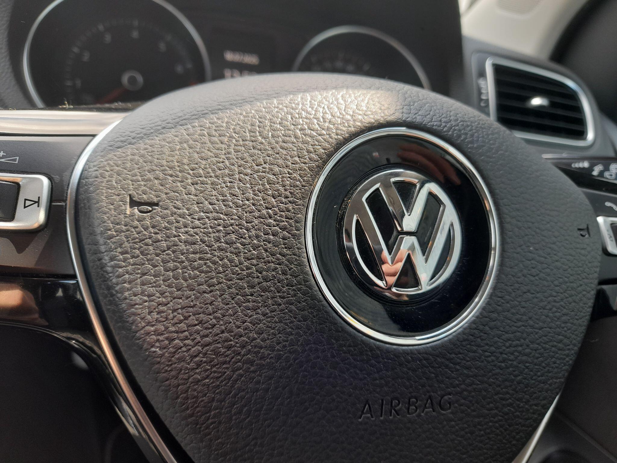 Volkswagen Polo 1.2 TSI BlueMotion Tech SE Euro 6 (s/s) 3dr 3dr Manual 2015