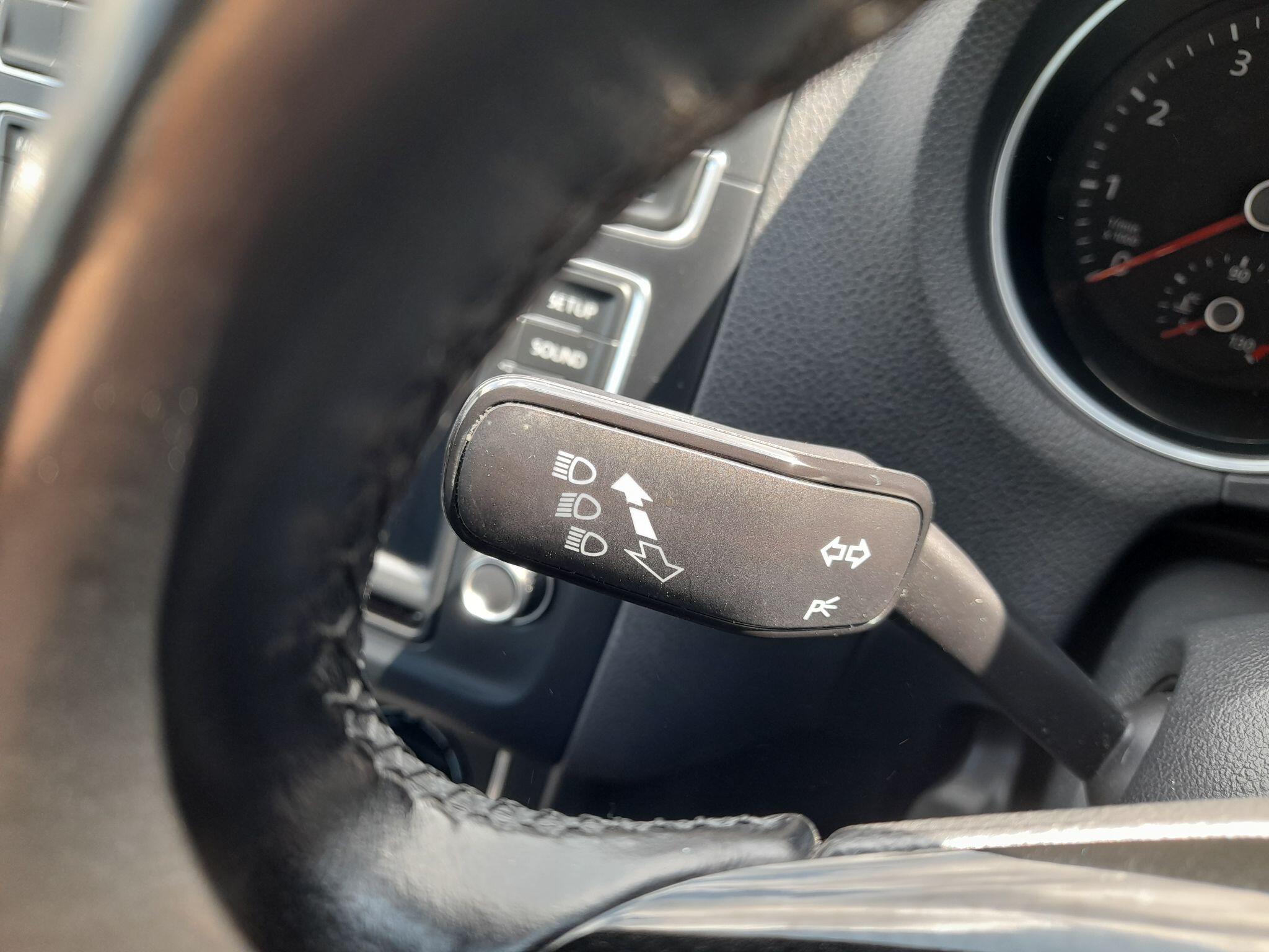 Volkswagen Polo 1.2 TSI BlueMotion Tech SE Euro 6 (s/s) 3dr 3dr Manual 2015