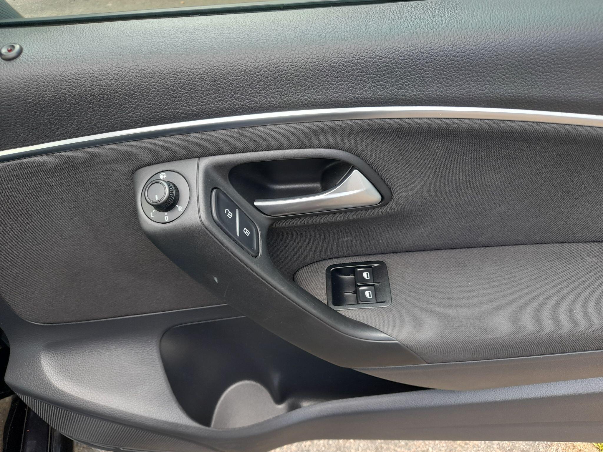 Volkswagen Polo 1.2 TSI BlueMotion Tech SE Euro 6 (s/s) 3dr 3dr Manual 2015