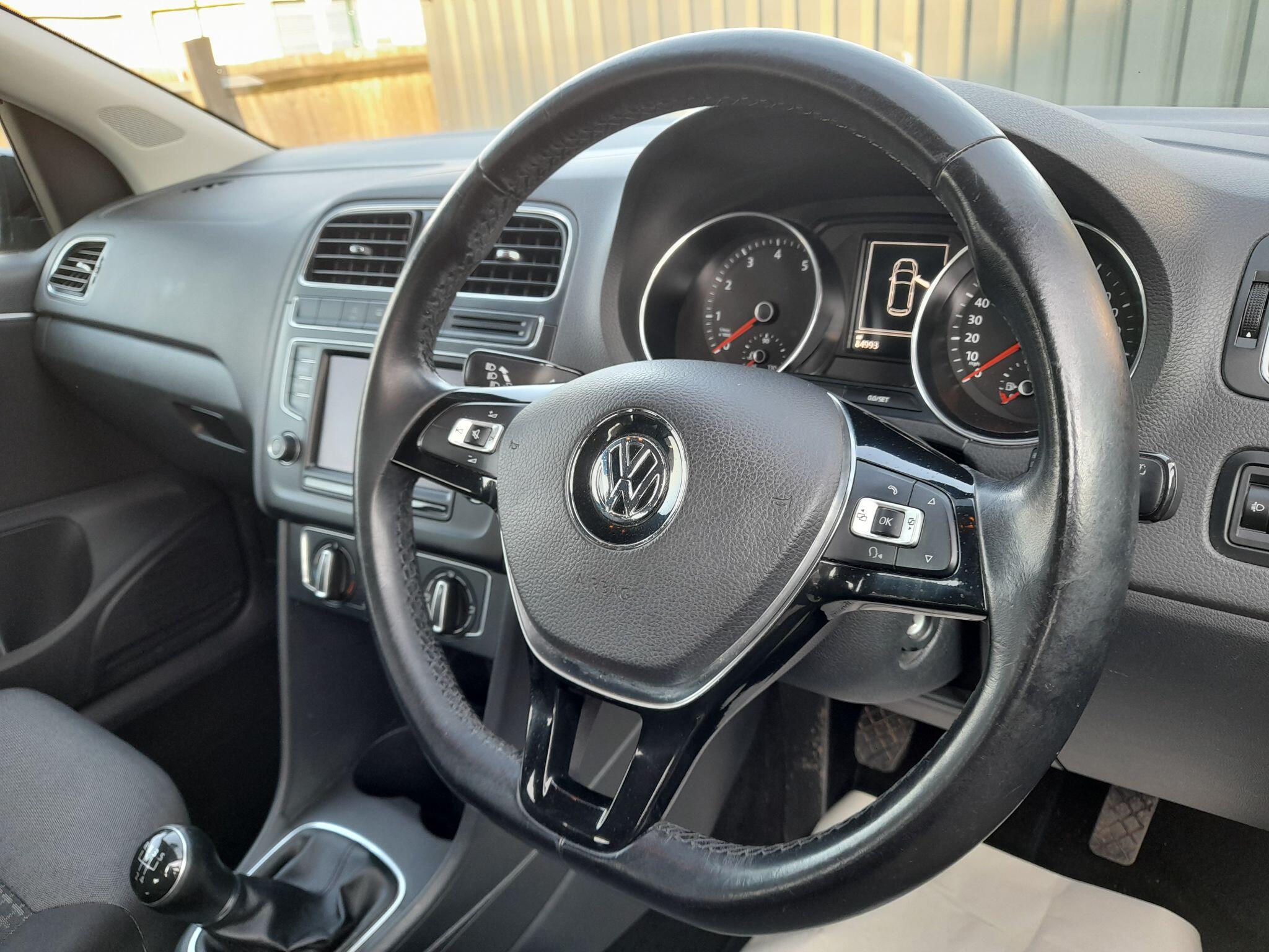 Volkswagen Polo 1.2 TSI BlueMotion Tech SE Euro 6 (s/s) 3dr 3dr Manual 2015