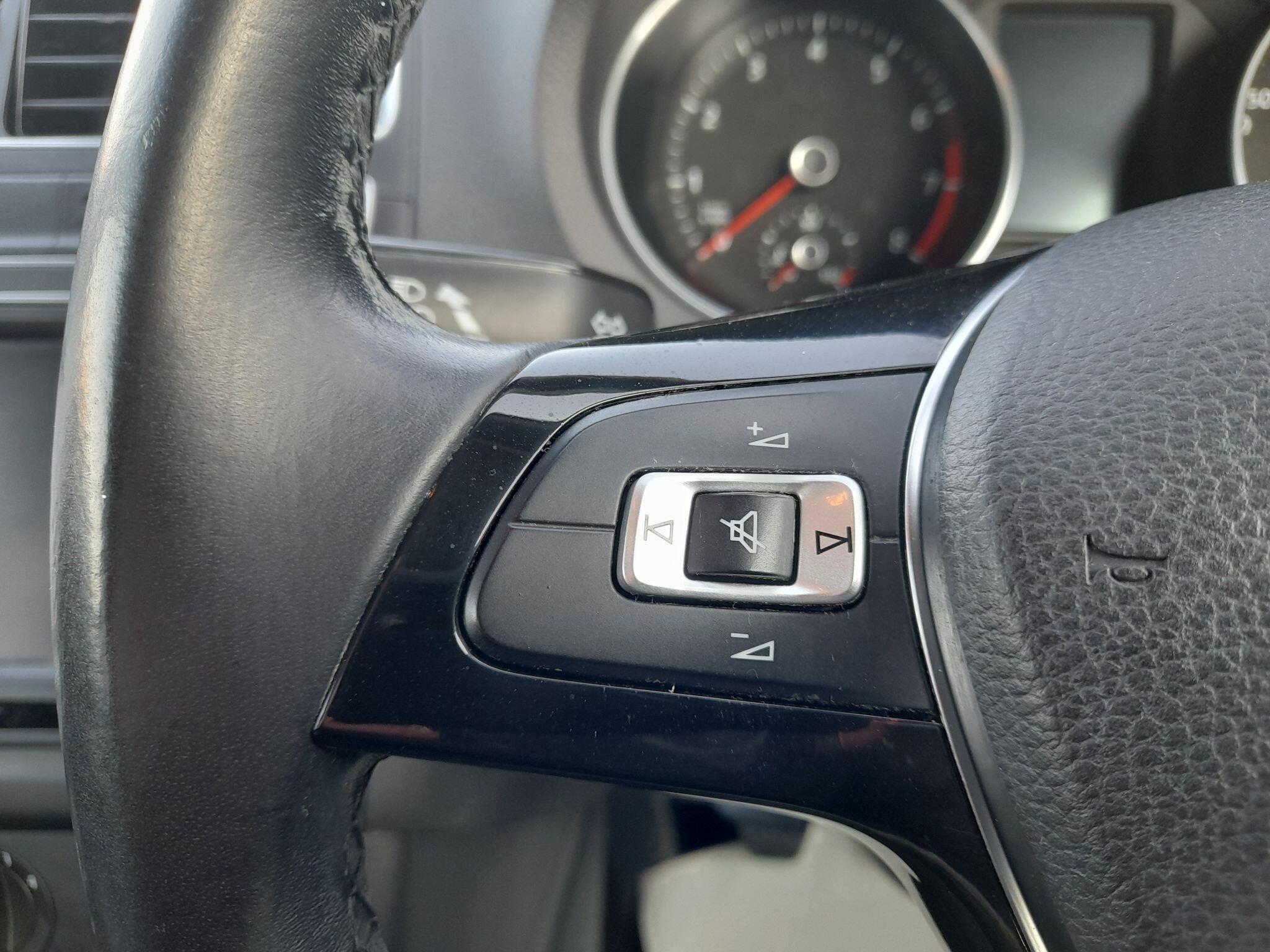 Volkswagen Polo 1.2 TSI BlueMotion Tech SE Euro 6 (s/s) 3dr 3dr Manual 2015